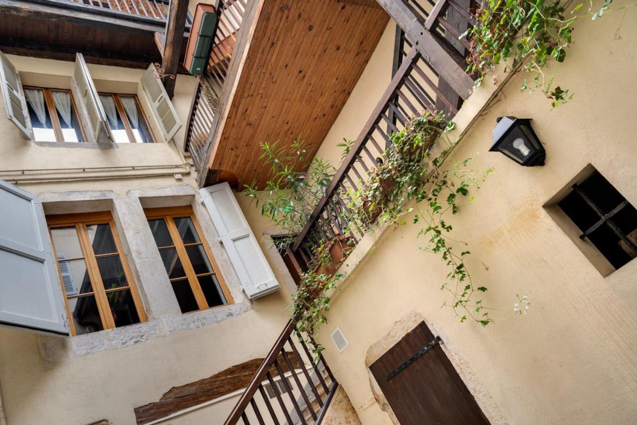 La Cour Filaterie - Suite Of 30 Sq M In The Annecy Breakfast Included Экстерьер фото